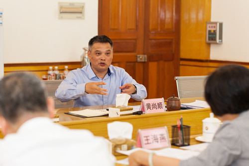 自治區(qū)政府副主席鄒展業(yè)到化工院走訪調(diào)研 自治區(qū)政府副主席鄒展業(yè)到化工院走訪調(diào)研