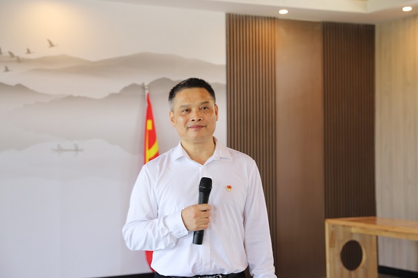 以一流黨建引領(lǐng)打造一流食品企業(yè):化工院黨委赴大明山茶園開展“七一”主題活動(dòng) 以一流黨建引領(lǐng)打造一流食品企業(yè):化工院黨委赴大明山茶園開展“七一”主題活動(dòng)