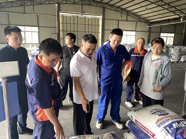 黃尚順赴扶綏產(chǎn)業(yè)化基地開展調(diào)研活動 黃尚順赴扶綏產(chǎn)業(yè)化基地開展調(diào)研活動