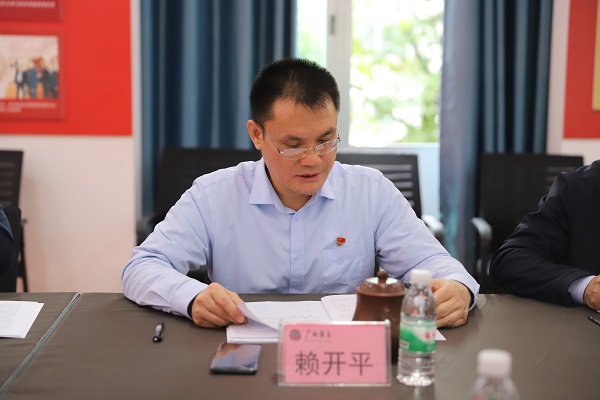 廣西化工研究院黨委理論學習中心組集體學習全國兩會精神 廣西化工研究院黨委理論學習中心組集體學習全國兩會精神